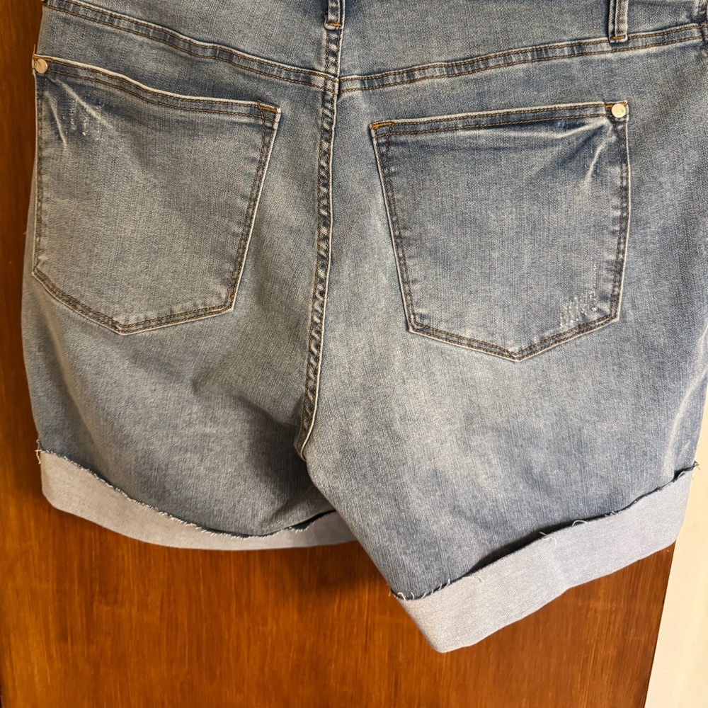NWT, Judy Blue Medium Blue Jean Shorts, Size 1XL, High Waist, Moisture Control - Picture 14 of 14